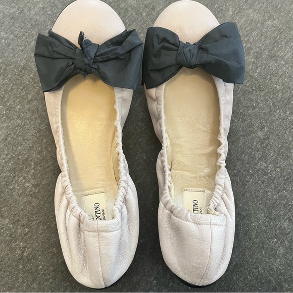 Valentino Garavani Ballerina Flats - Picture 4 of 11